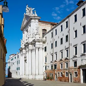 residenza-universitaria-gesuiti.hotelinveneto.com/